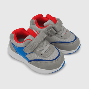 Zapatilla urbana de niño gris