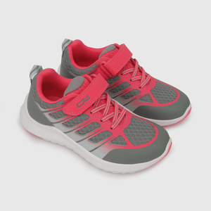 Zapatilla deportiva de niña fucsia