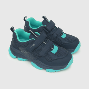 Zapatilla outdoor de niño print lateral azul