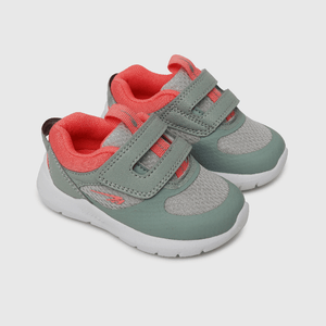 Zapatilla deportiva de niña caña baja gris
