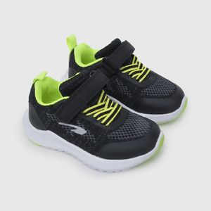 Zapatilla deportiva de niño botellas recicladas negro