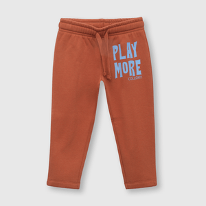 Pantalón de bebé niño de buzo estampado cafe / brown