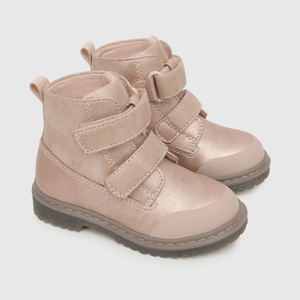 Botin para niña de niña dos velcros metalizado rosado
